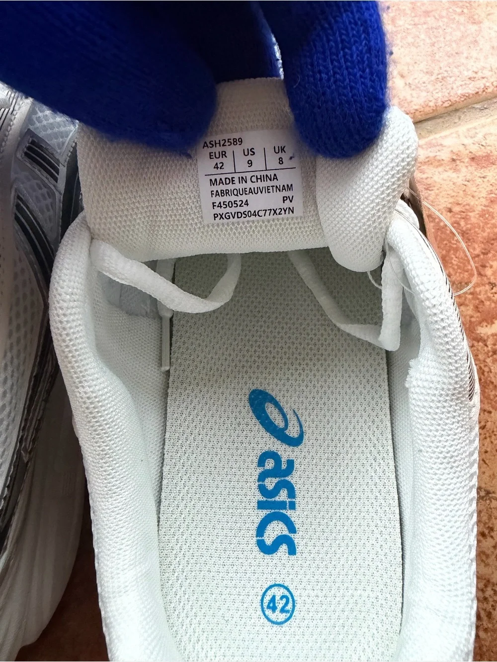Size 9 Men’s And Women’s 10.5 - Asics Gel Kayano 14 White and Silver Cream - Picture 7 of 7